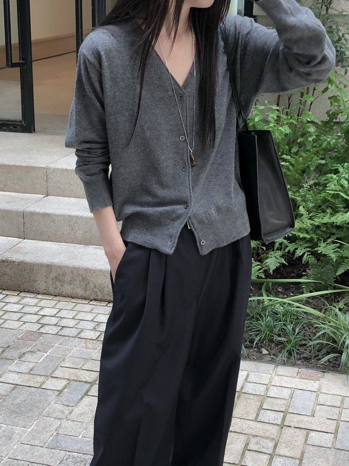 [LE BUTTER] Dran V-Neck Cardigan 10