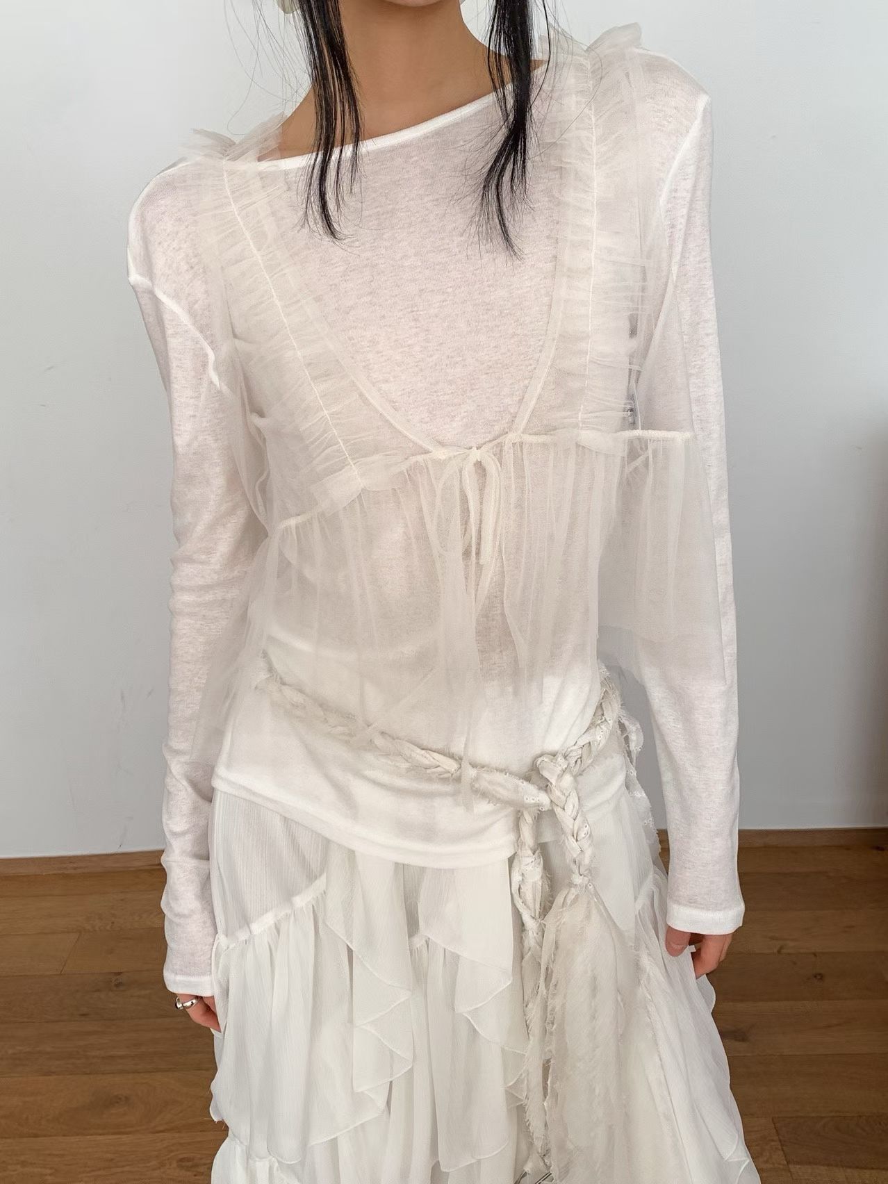 [FOUNDATION] Loose Ruffle Mesh Layered Vest 6