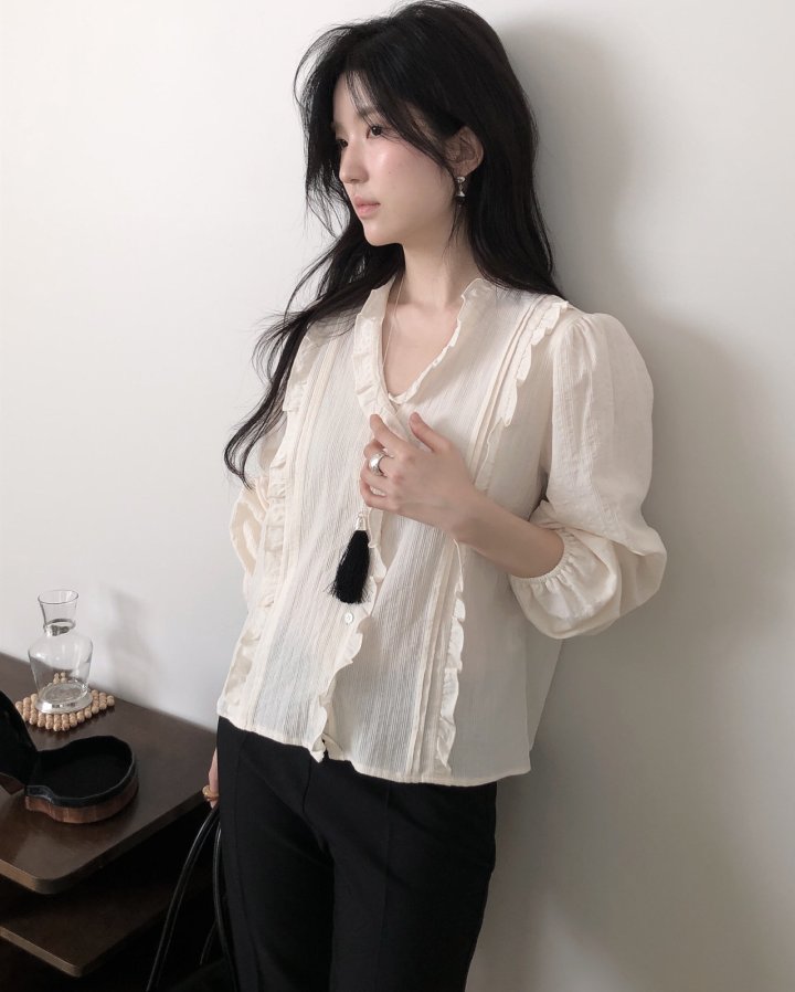 [LE BUTTER] Jane Frill Blouse 2