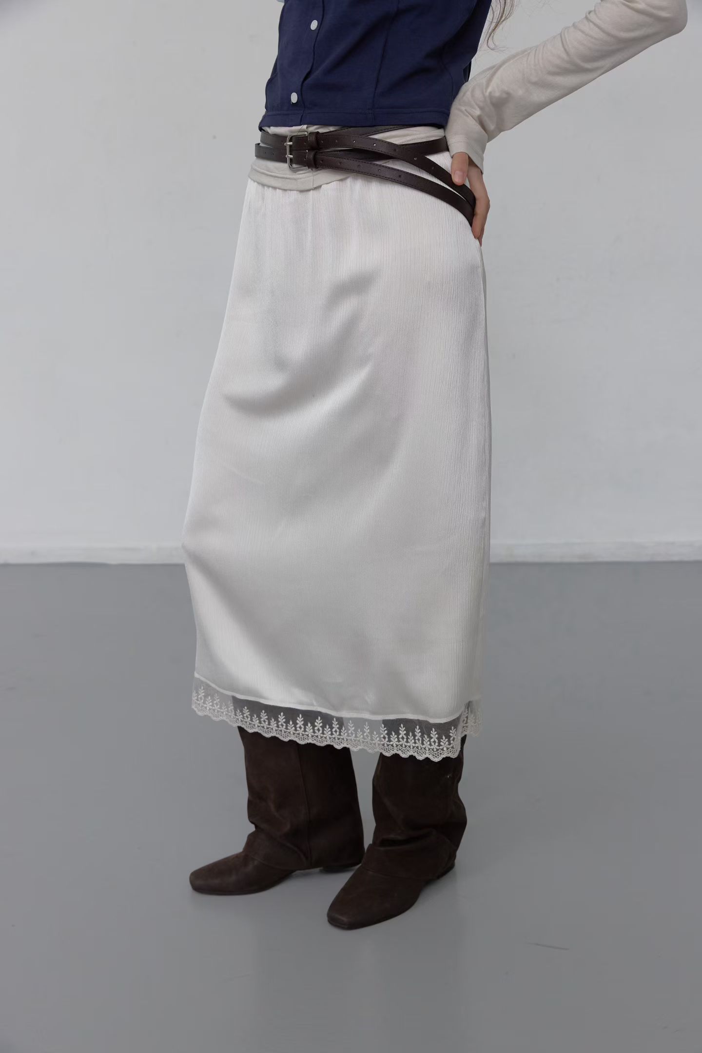 [FOUNDATION] Loin Lace Satin Banded Skirt 7