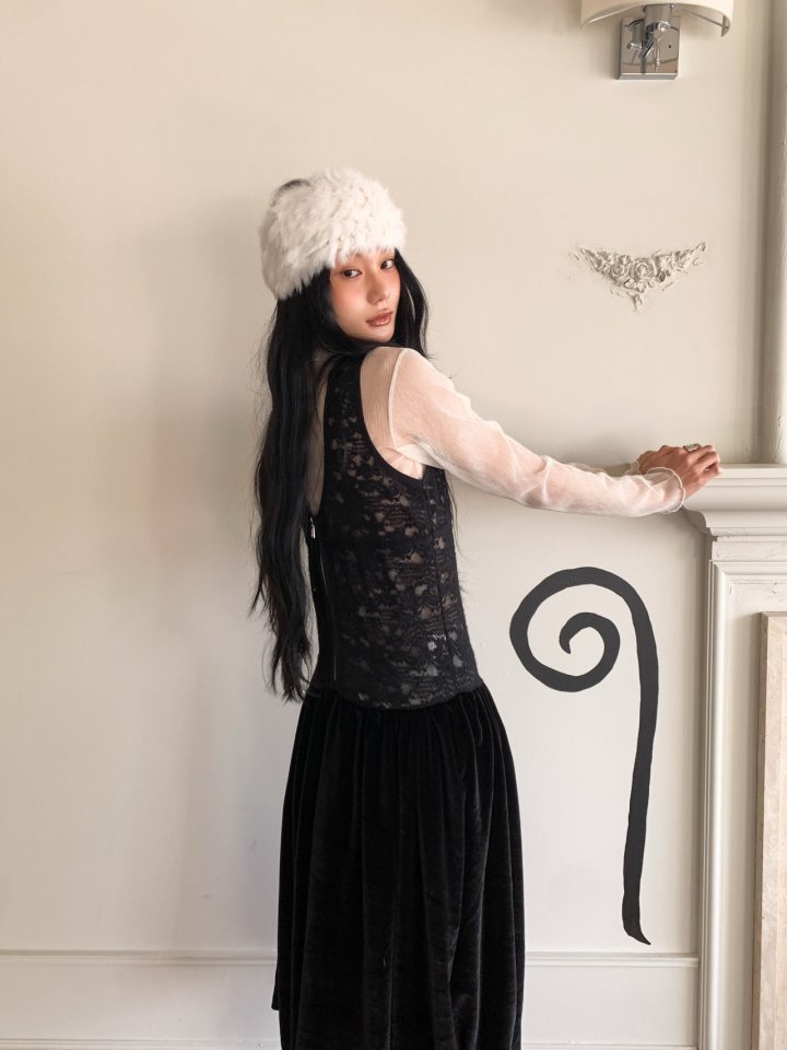 [FOUNDATION] Lace Velvet Balloon Dress 5