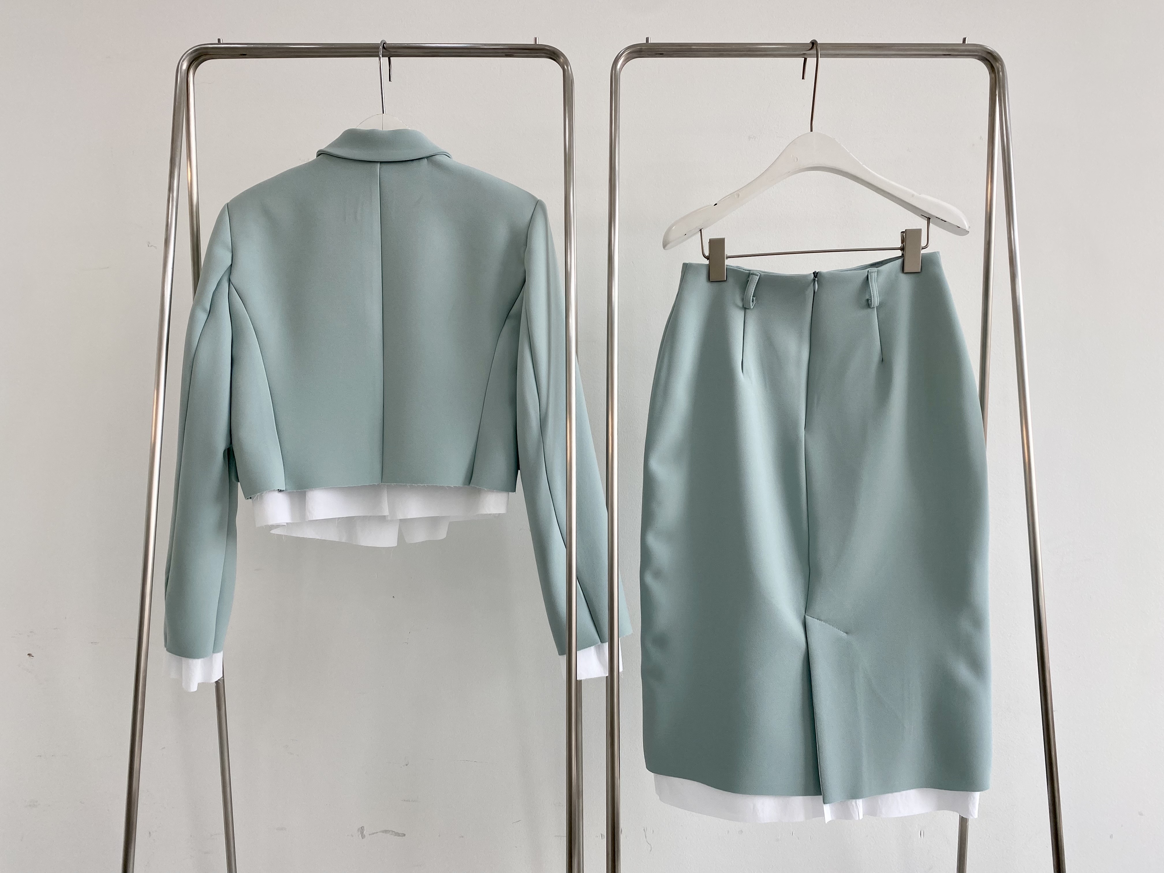 [THE EBONYEYES] Kona Midi Skirt 3