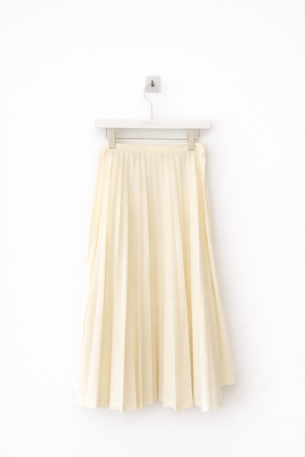[FAV] Pleated Skirt 3