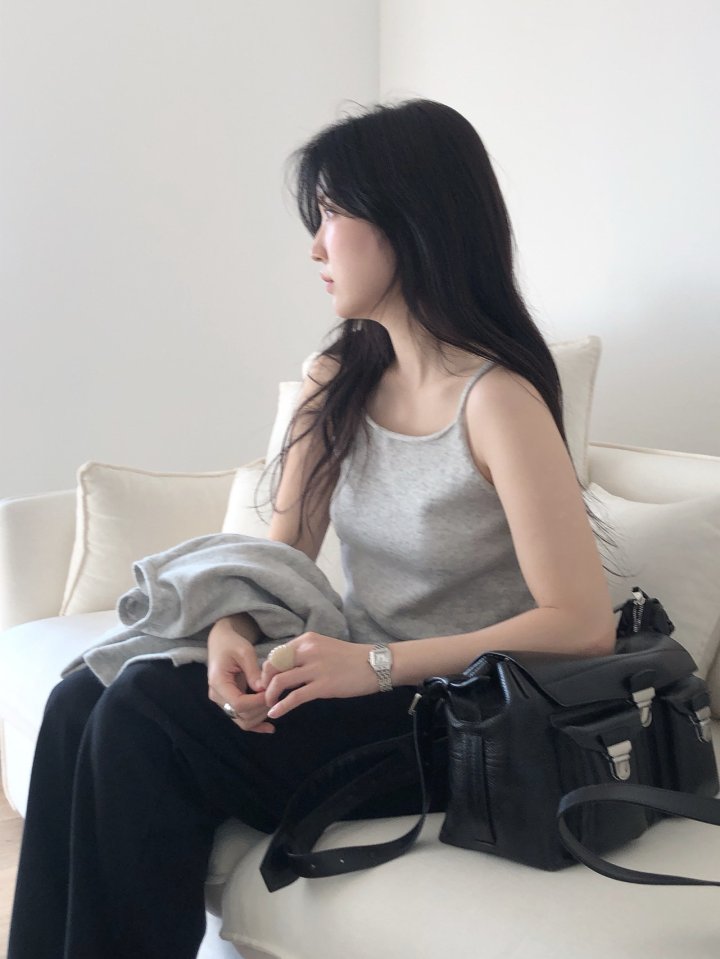 [LE BUTTER] Raccoon Tay Sleeveless Top 9