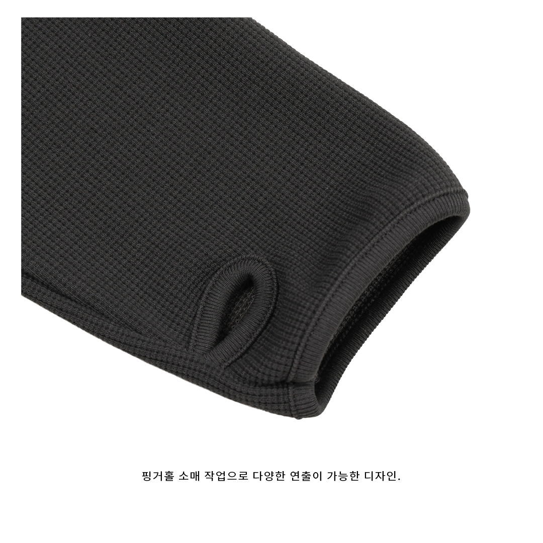 [LOGAN] Finger Hole Henley Neck Waffle Long Sleeve T-Shirt 5