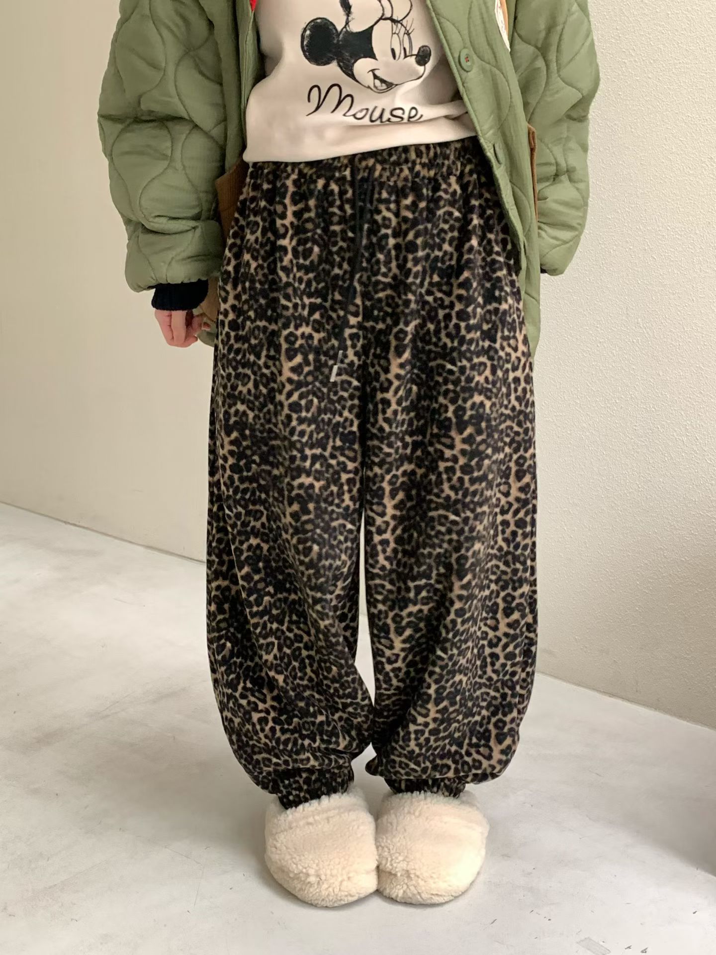 [VENTI] Leopard Fleece Jogger Pants 3