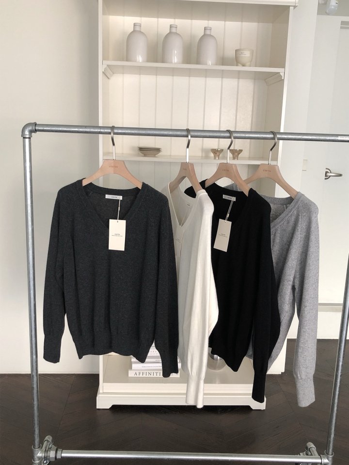 [LE BUTTER] Neuroe V-Neck Knit 7