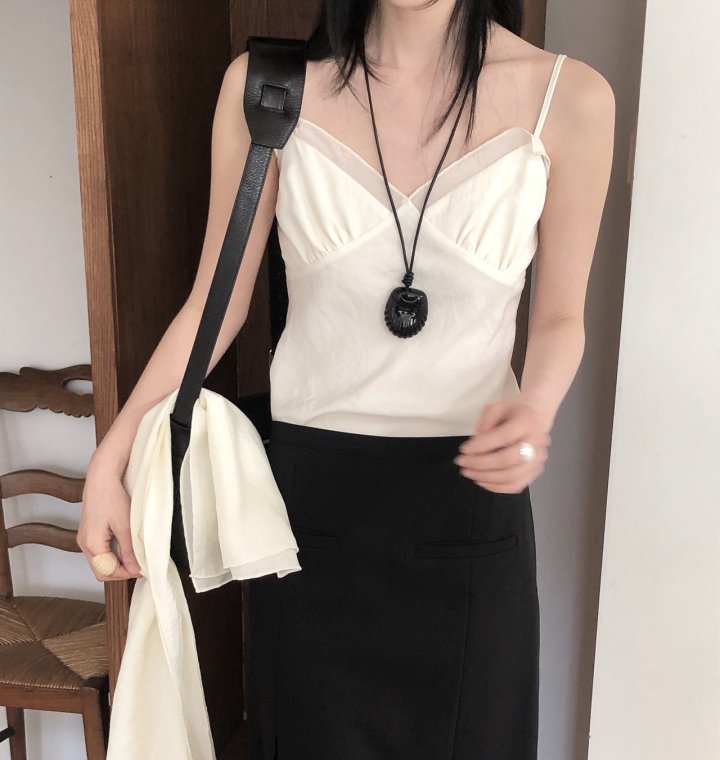 [LE BUTTER] Frill Slub Blouse 3