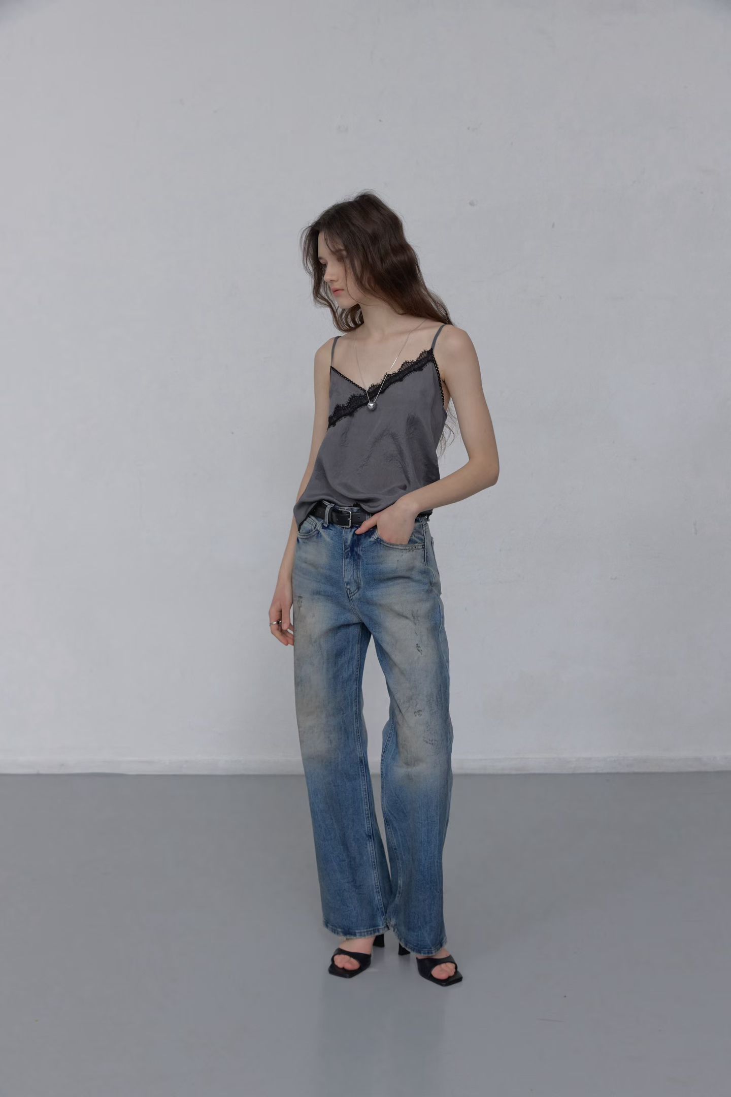 [FOUNDATION] Oil Washed Semi-Straight Denim Pants 4