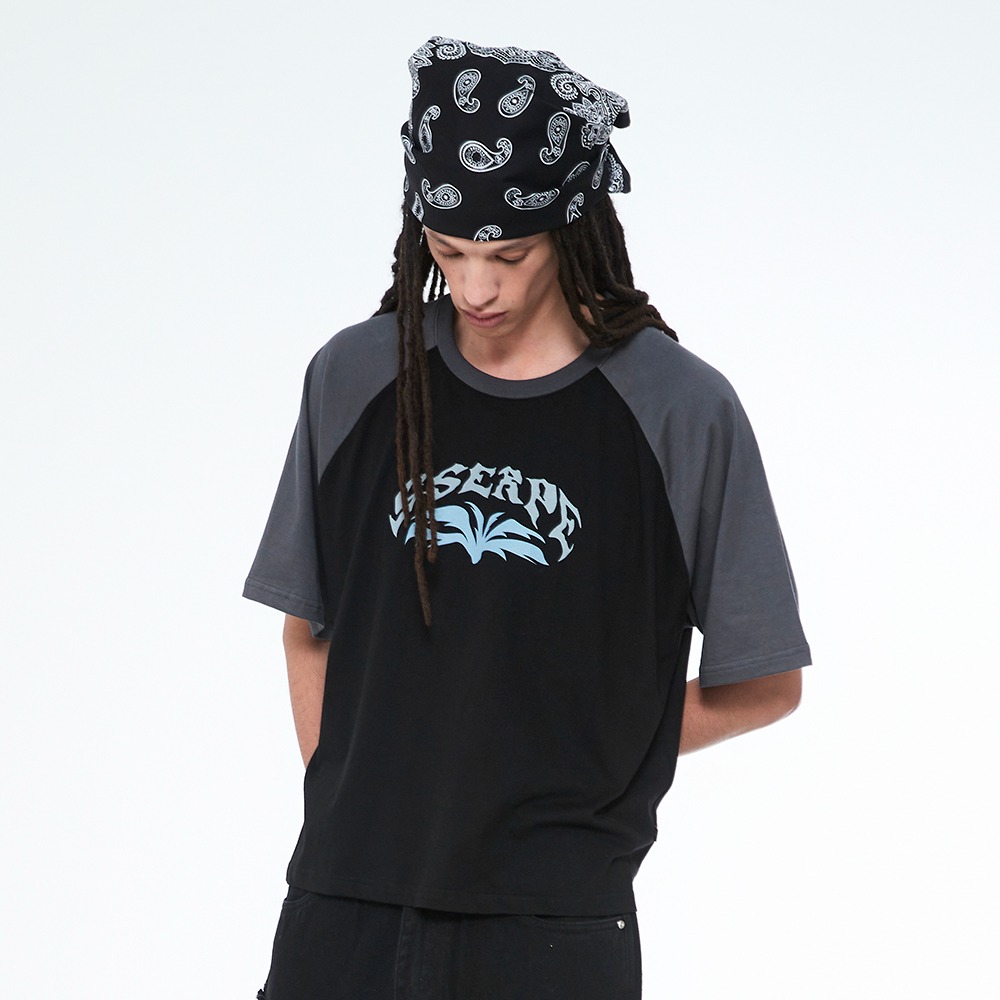 [SSERPE] MANS RAGLAN CROP HALF SLEEVE T BLACK