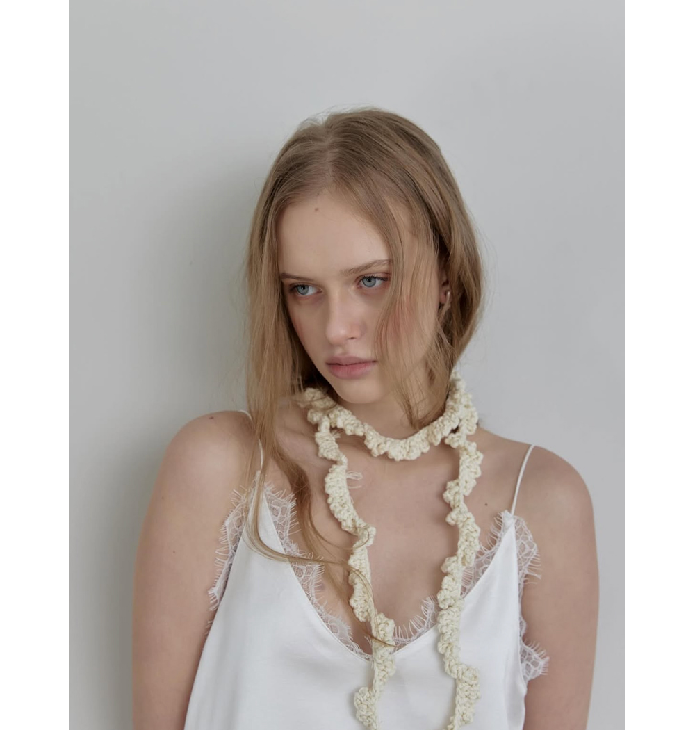 [CEST LA VIE] Rouge Lace Satin Sleeveless Blouse 5