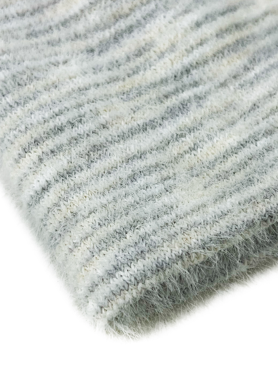 [SSERPE] SOFT HAIRY GRADATION BEANIE 10