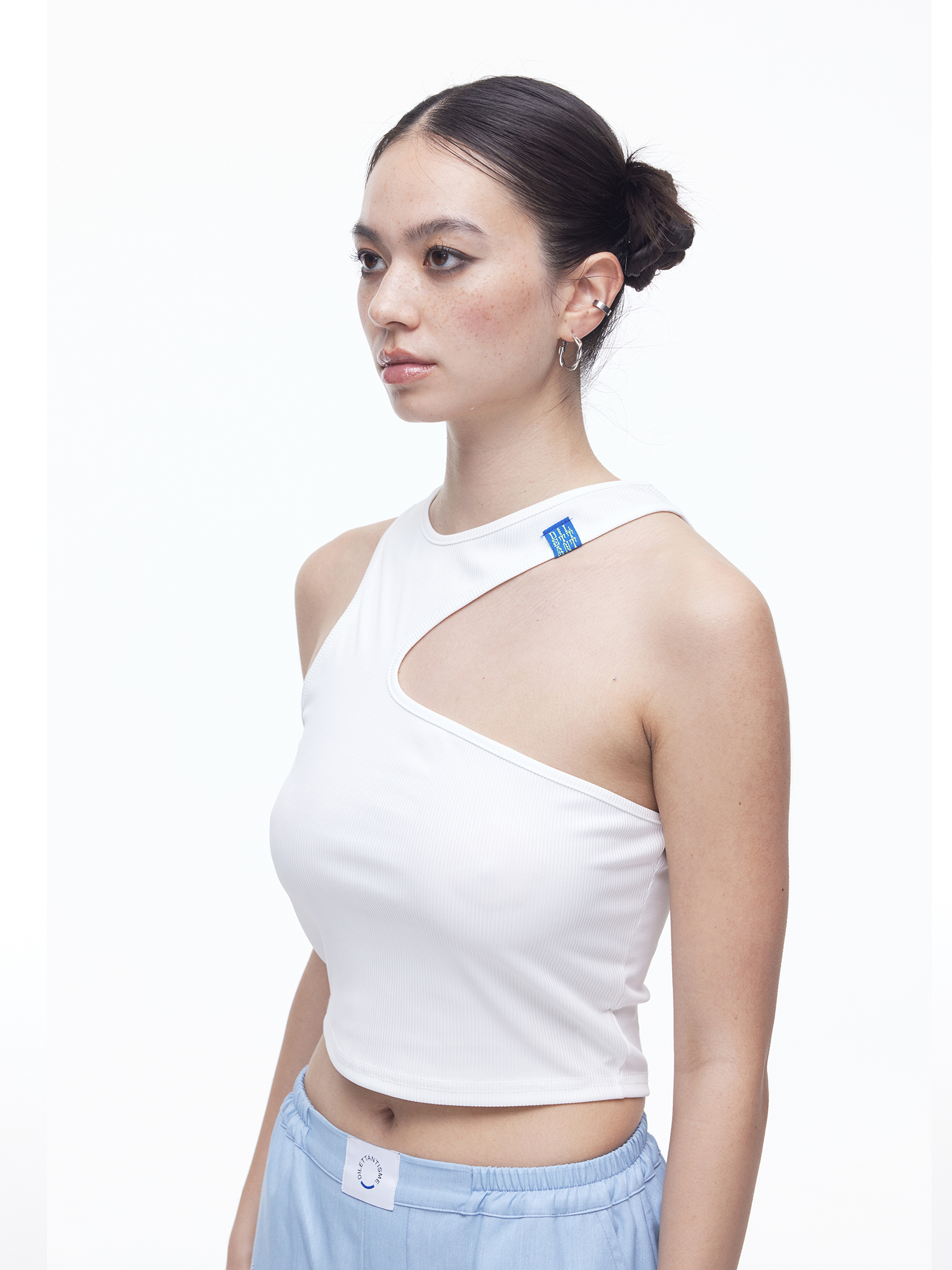 [DILETTANTISME]  Airly Cut-Out Sleeveless T-Shirts 7