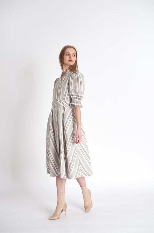 [FREAKS BY KIMTAEHOON] Romantic Frill Neckline, Bell-Sleeved Shirt Dress 2