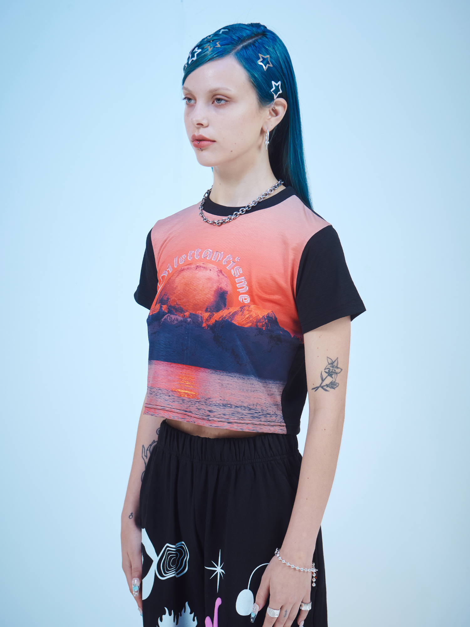 [DILETTANTISME] RED MOON CROP T 4