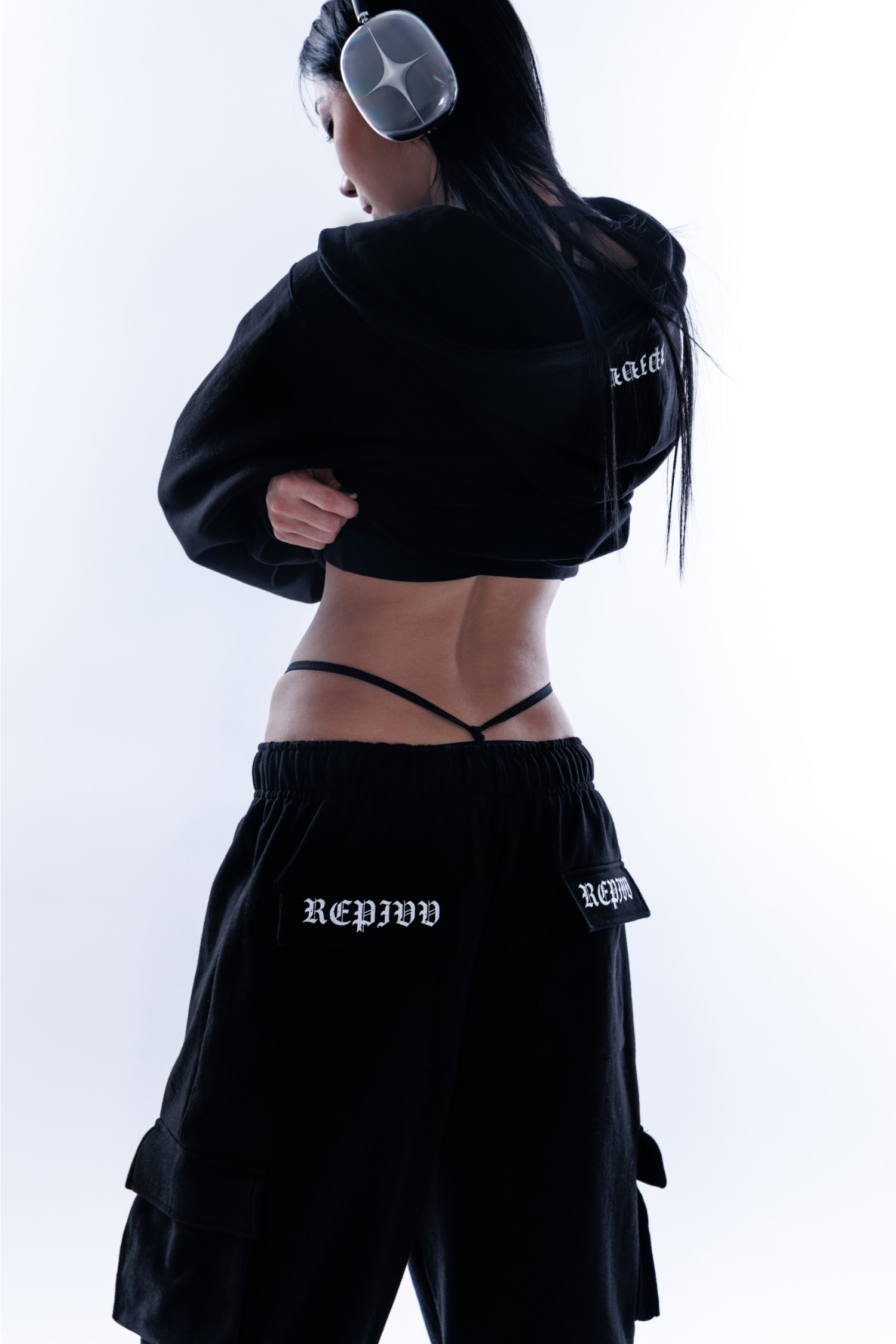 [REPIVV] Distressed Logo Cargo Jogger Pants 5
