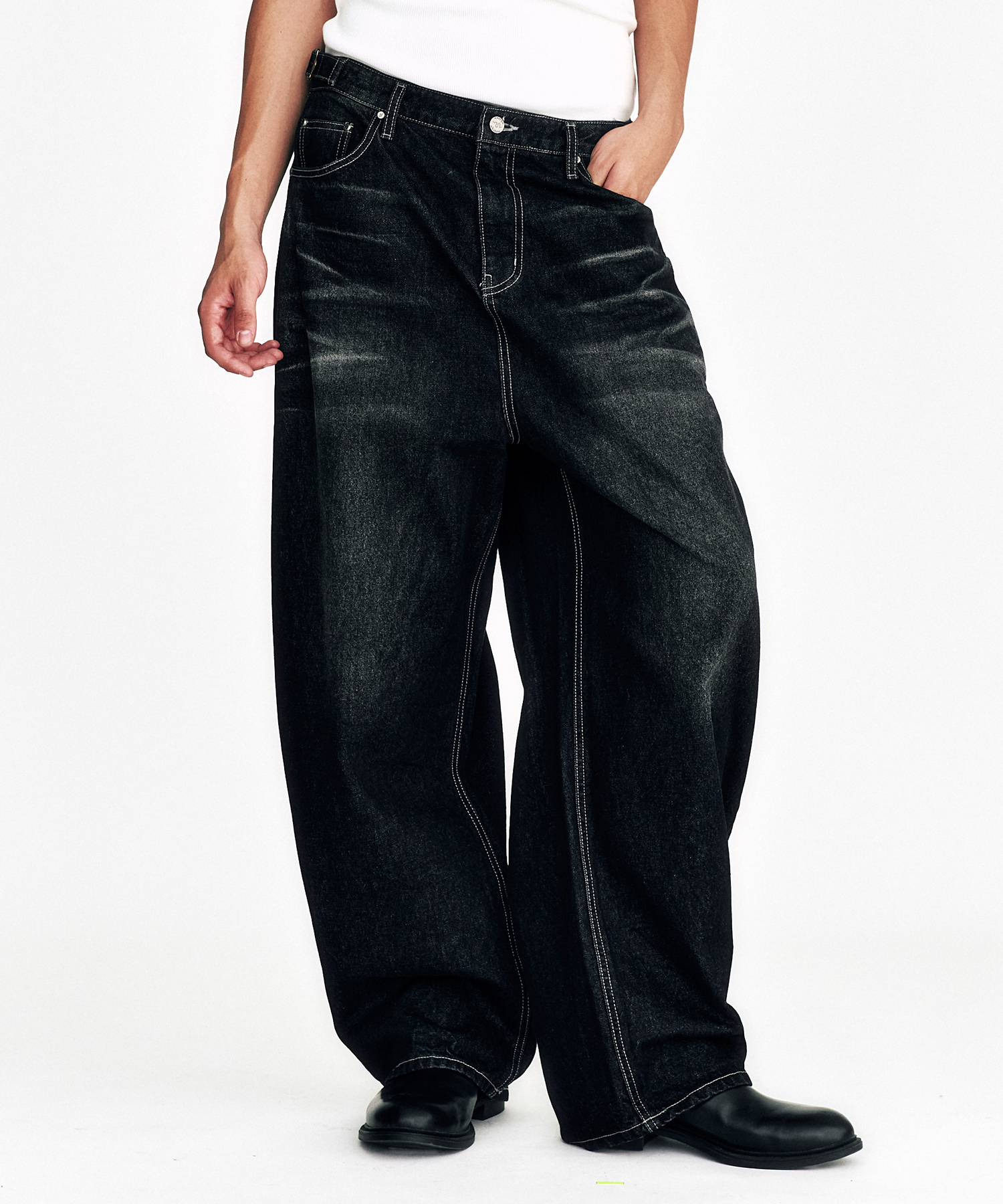 [SSERPE] NIGHT RIDER CURVED DENIM PANTS 6