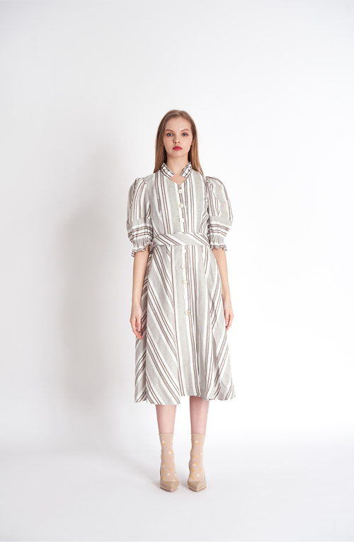 [FREAKS BY KIMTAEHOON] Romantic Frill Neckline, Bell-Sleeved Shirt Dress 9