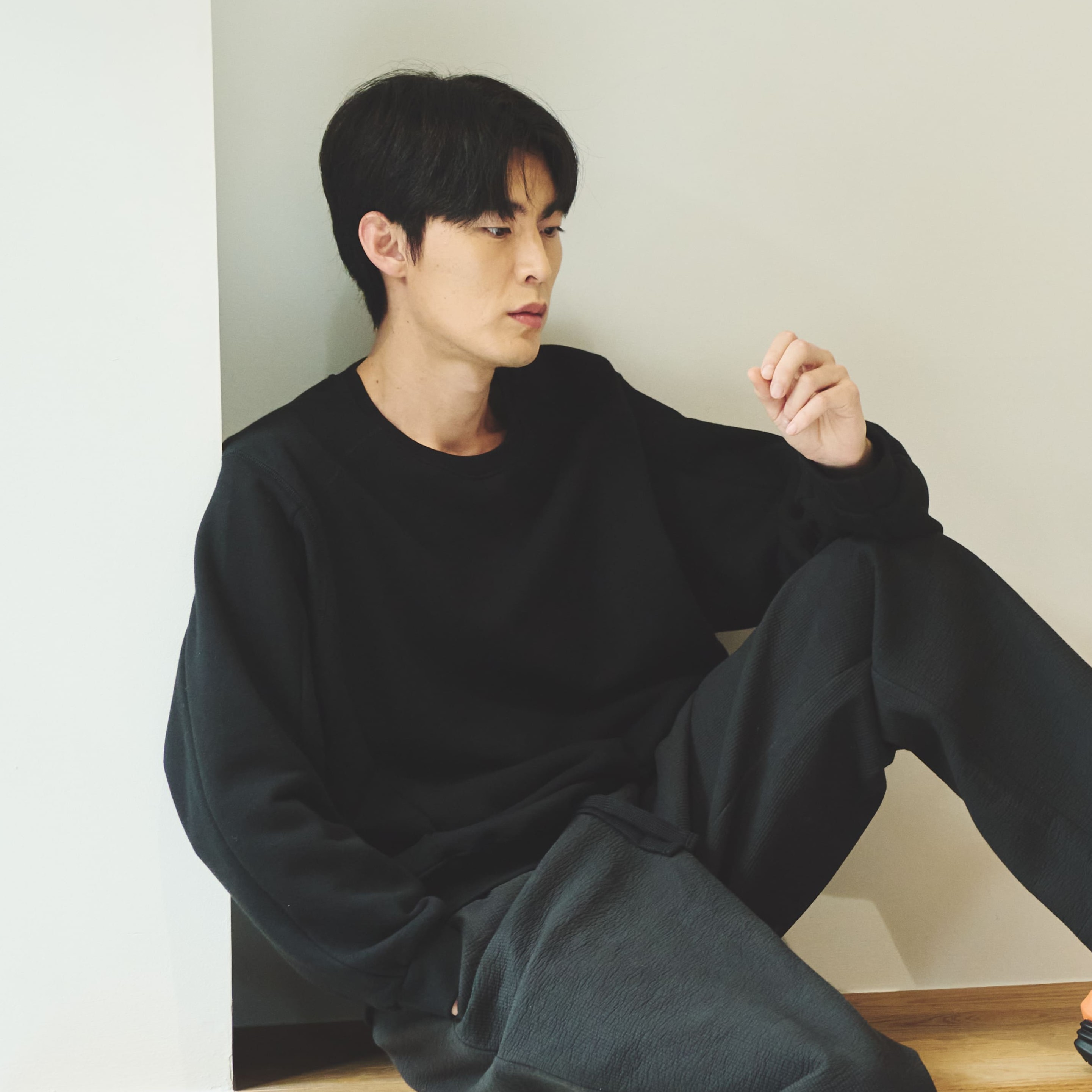 GeonGonGamRi Sweatshirt-Black 4