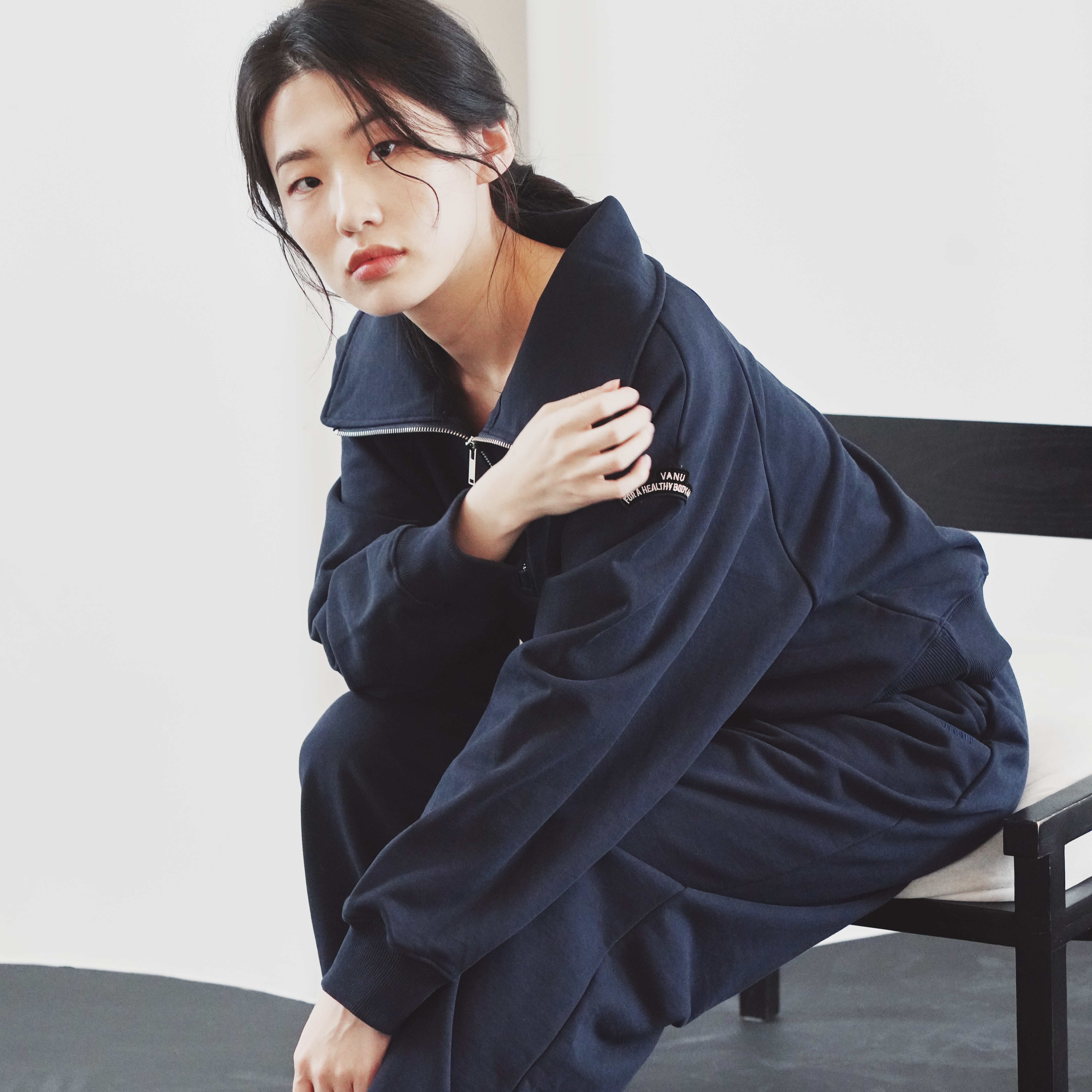 GORYEO HALF ZIP-UP SWEATSHIRT-Navy 2
