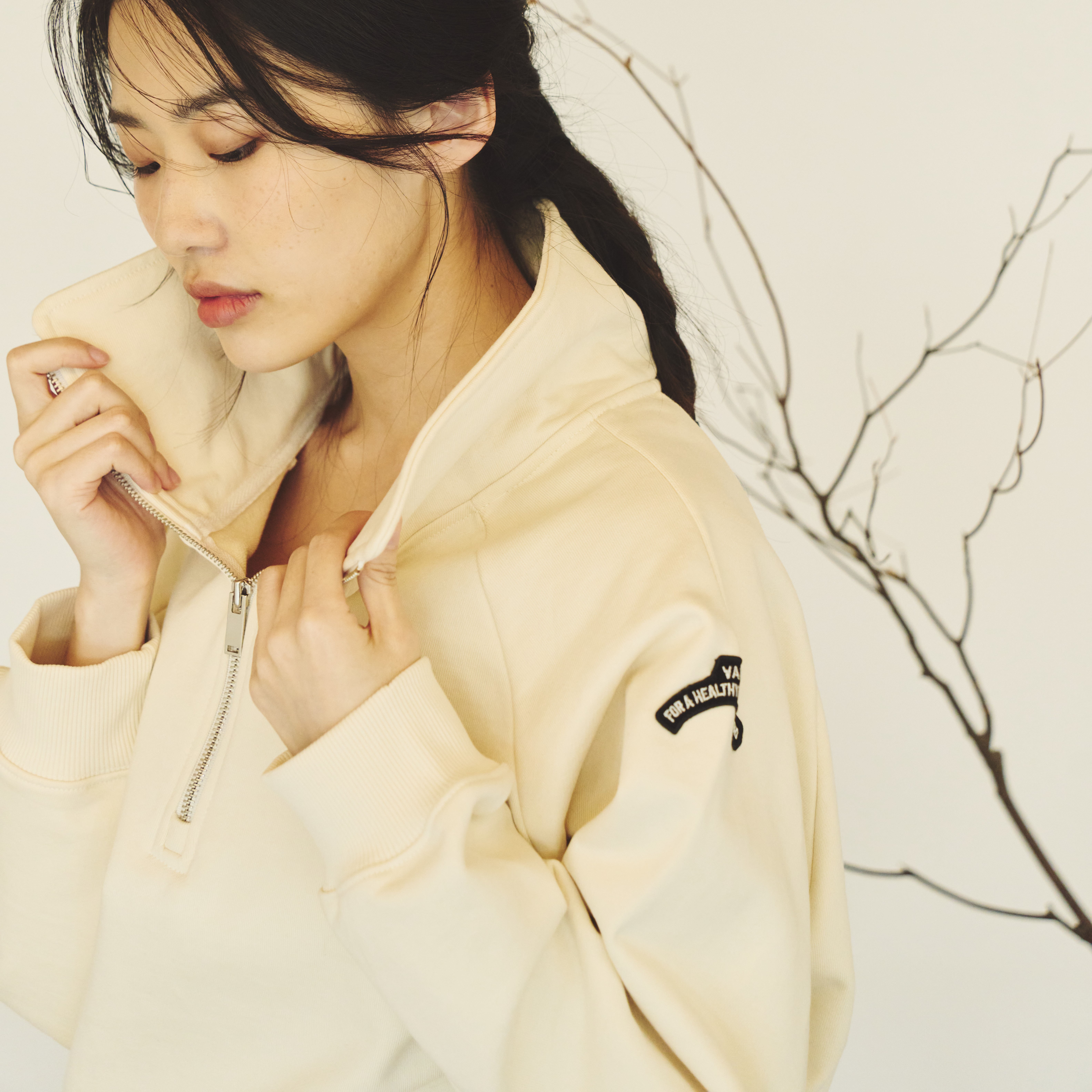 GORYEO HALF ZIP-UP SWEATSHIRT-Cream 2