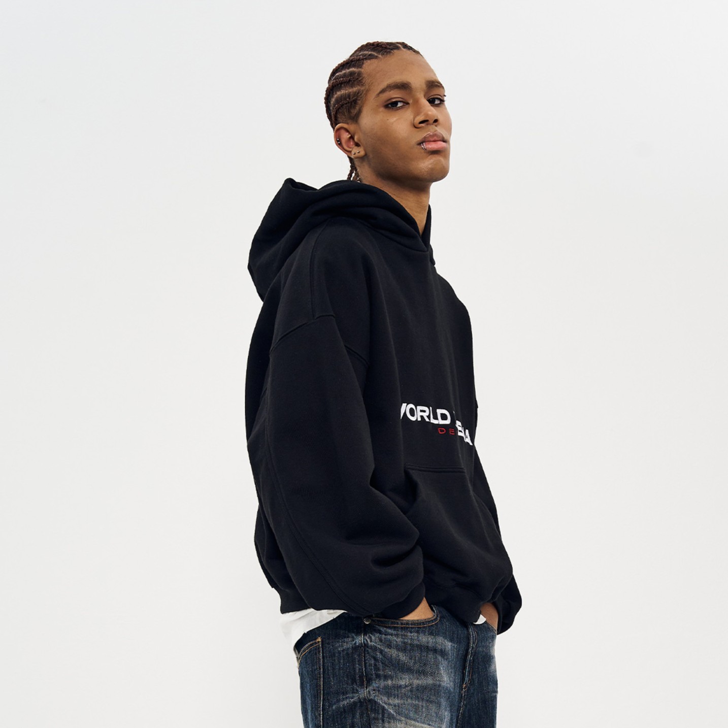 WORLD DILEMA' EMBROIDERY HOOD-BLACK 3