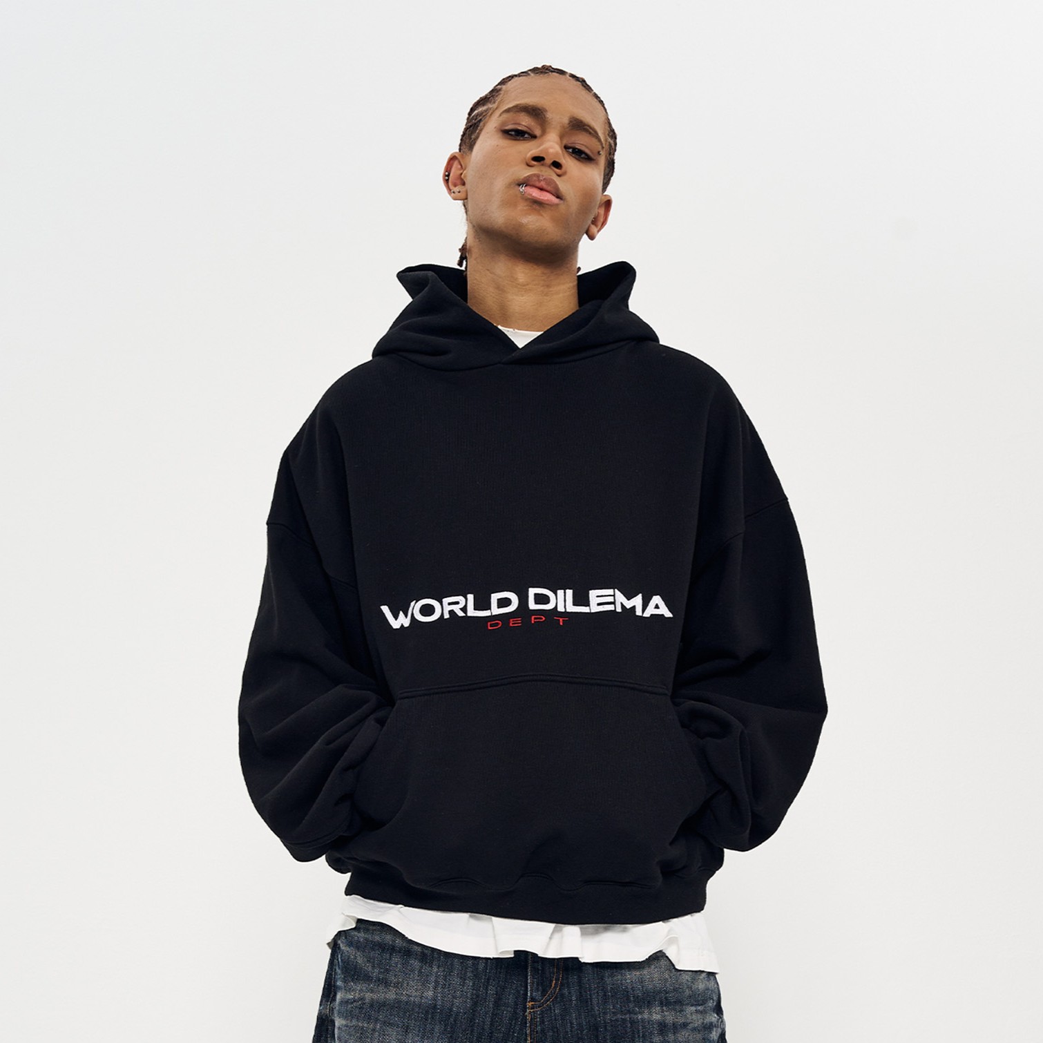 WORLD DILEMA' EMBROIDERY HOOD-BLACK 2