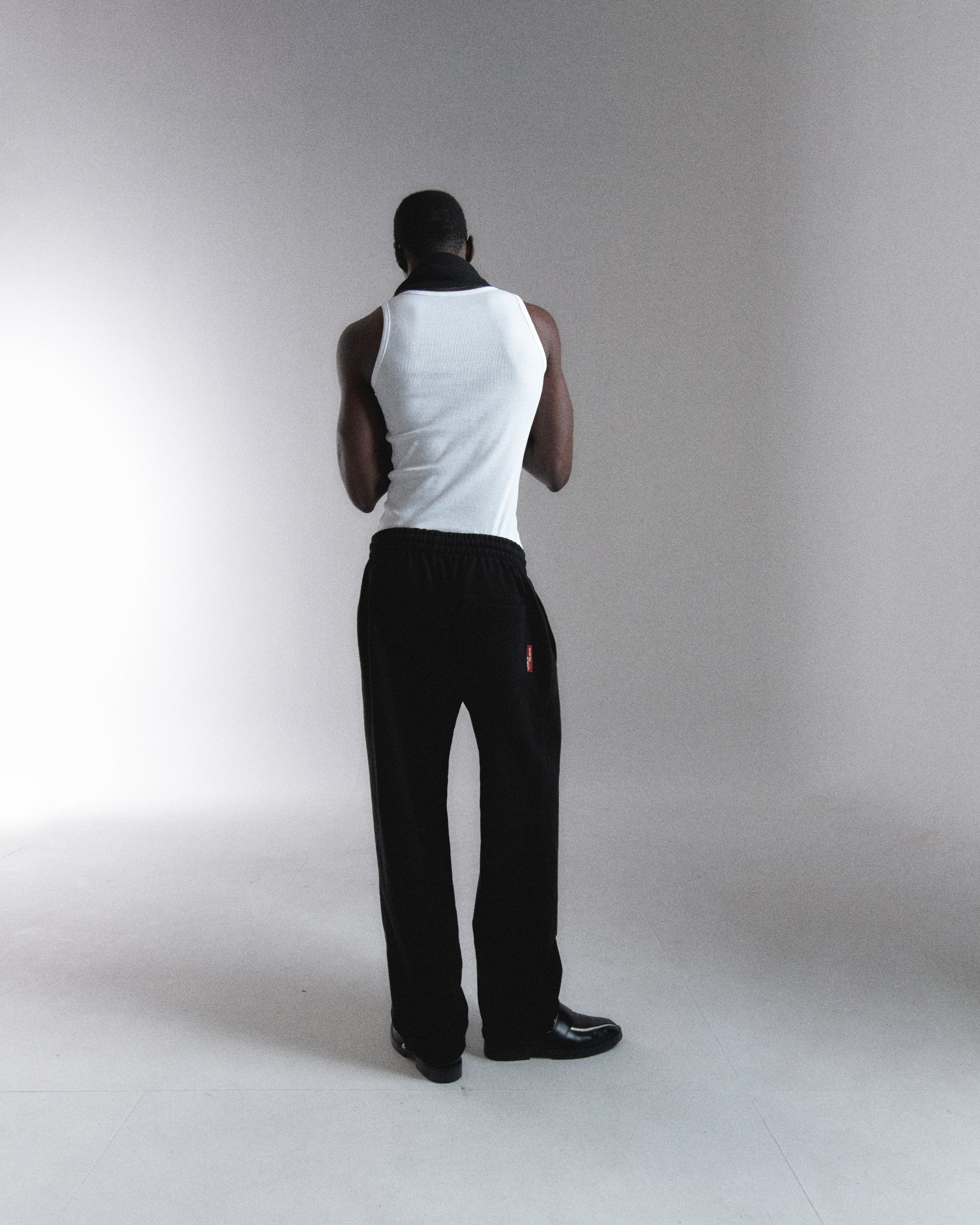 WORLD DILEMA DEPT' EMBROIDERY SWEAT PANTS-BLACK 3