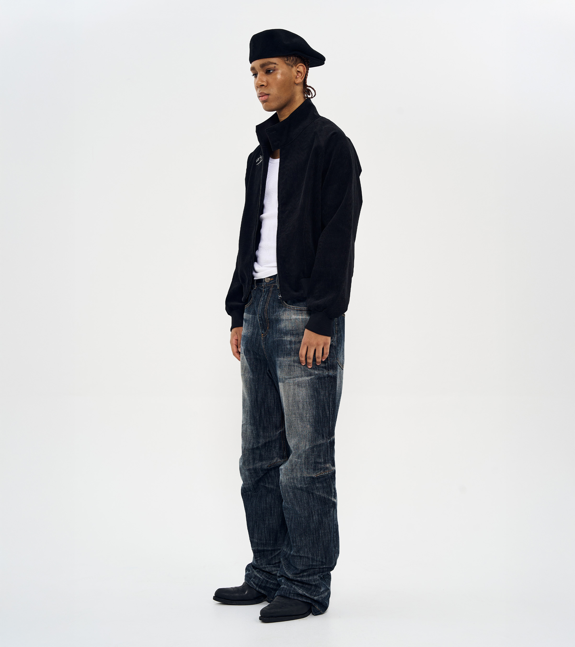 World Dilema' SIGN EMBROIDERY STAND COLLAR ZIP-UP JUMPER-BLACK 4