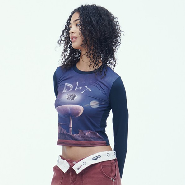 DLT WARMER GRAPHIC CROP T-SHIRTST 2