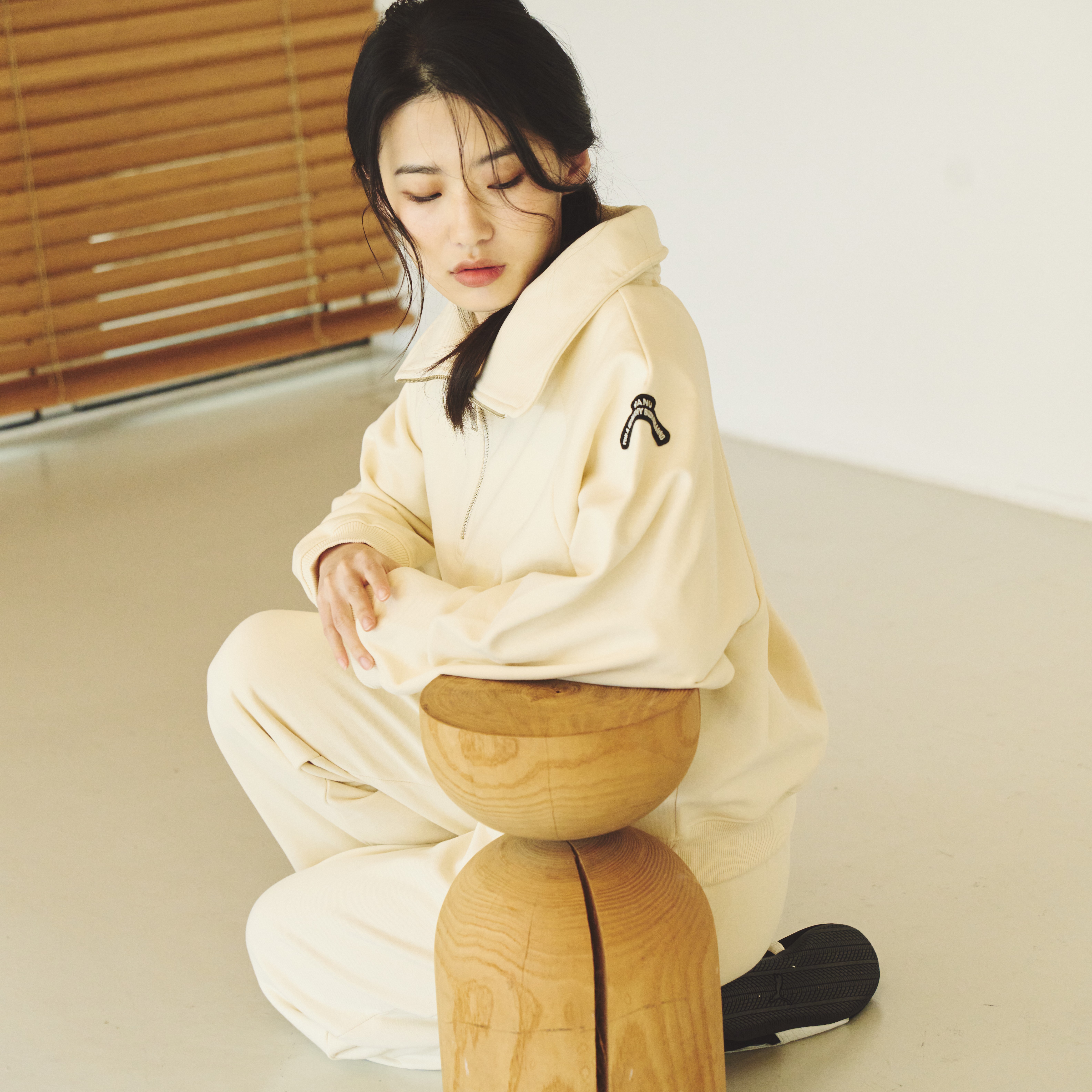 GORYEO HALF ZIP-UP SWEATSHIRT-Cream 4
