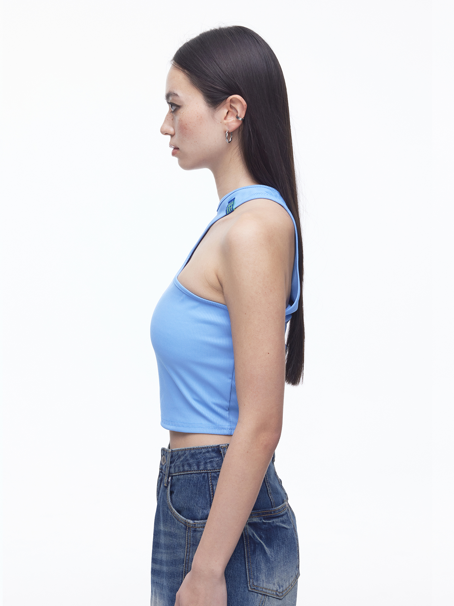 Airly Cut-Out Sleeveless T-Shirts 6