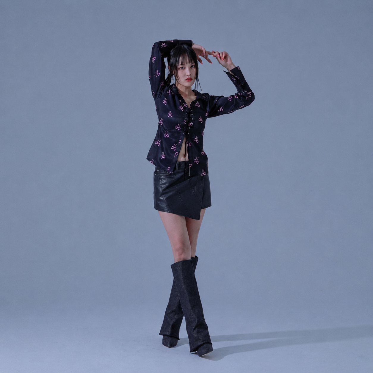 Ribbon Eyelet Shirt-BLACK 5