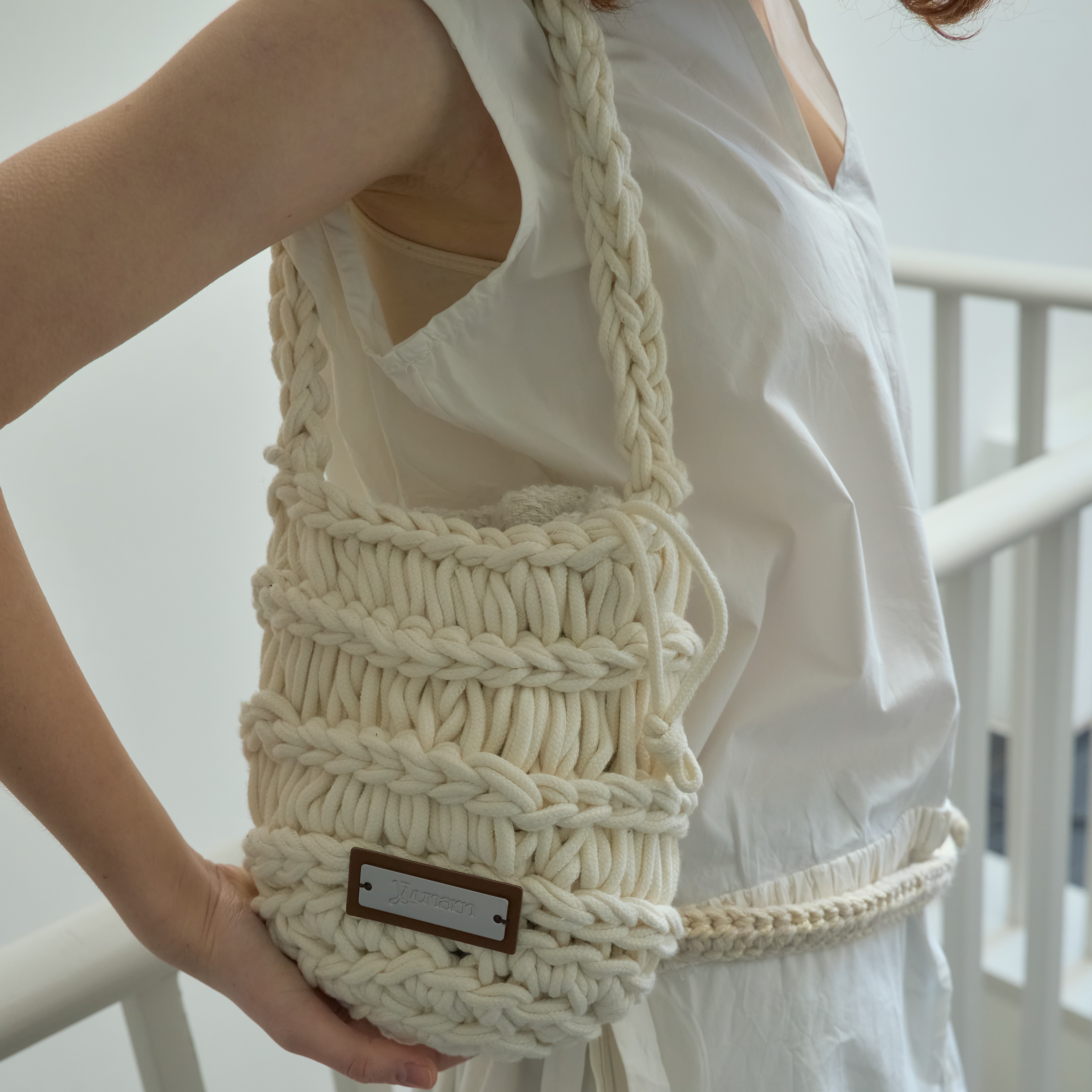 SOLIVE BAG ROUND-IVORY 3