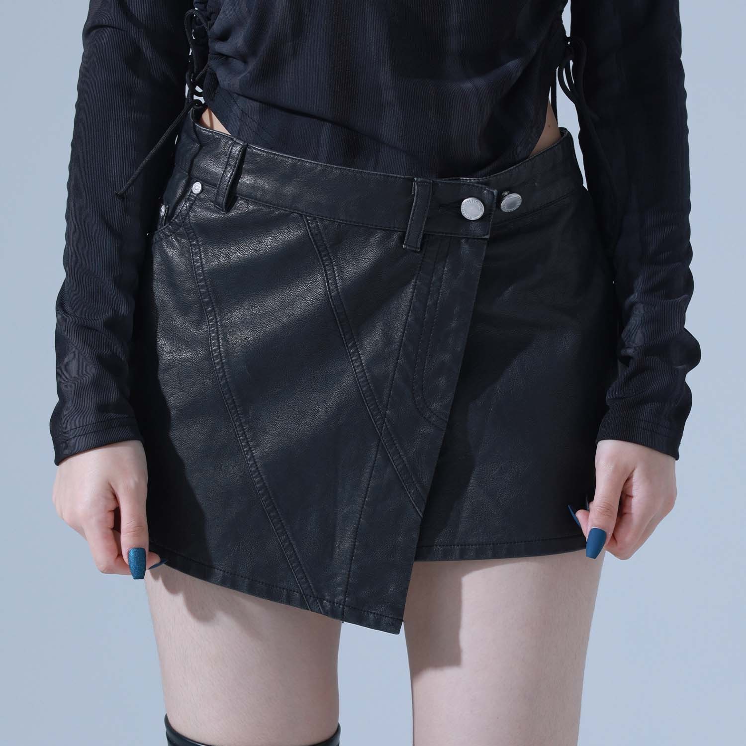 PIGMENT VINTAGE VEGAN LEATHER SKIRT-BLACK 2