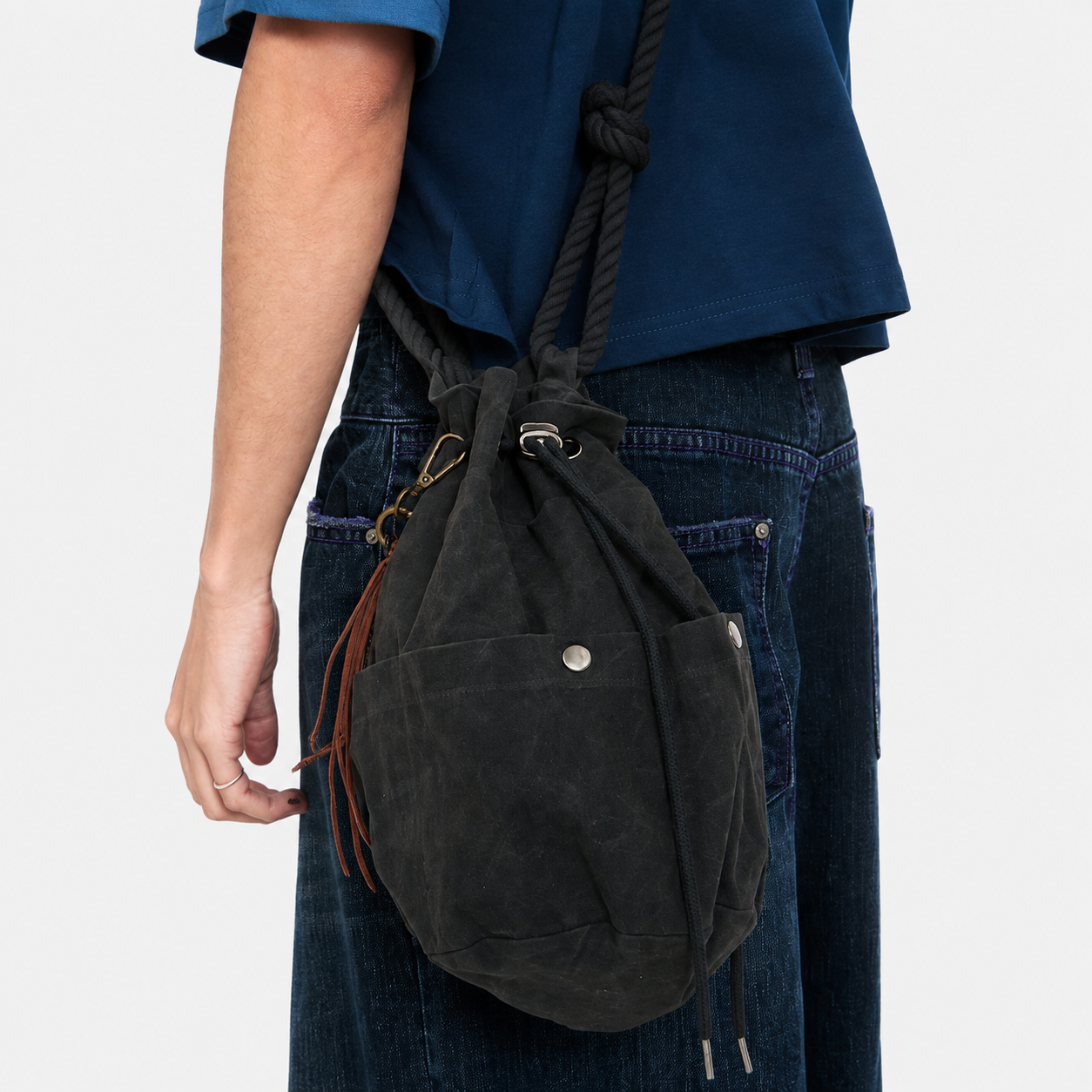 WAXED COTTON HIPPIE BAG-BLACK 2