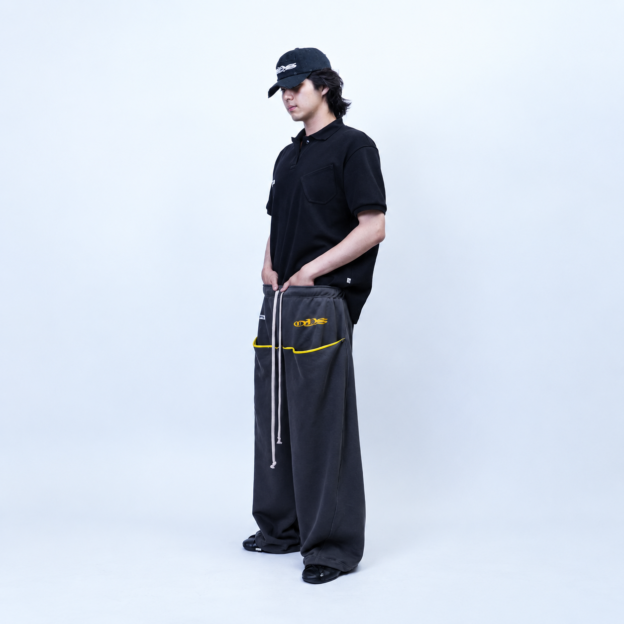 スタッズ付きピンタックワイドレッグスウェットパンツ-黒 2