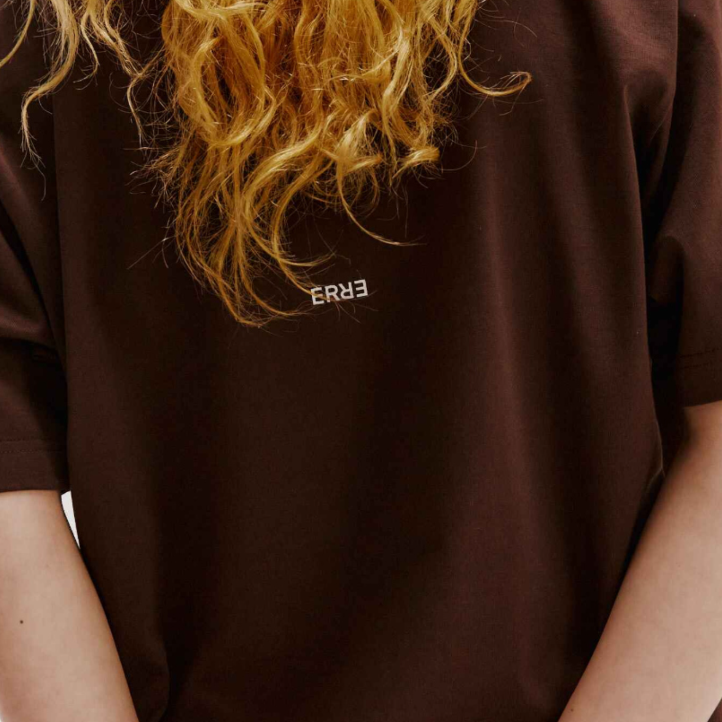 ラウンドネックTシャツ-茶色 (BRW) 4