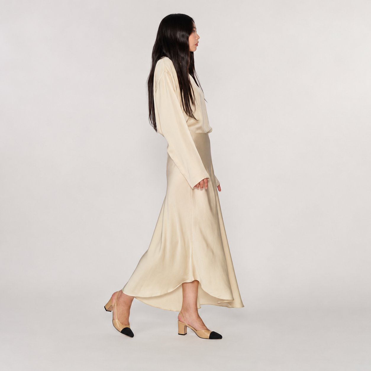 Silky Back Slit Blouse CREAM 5