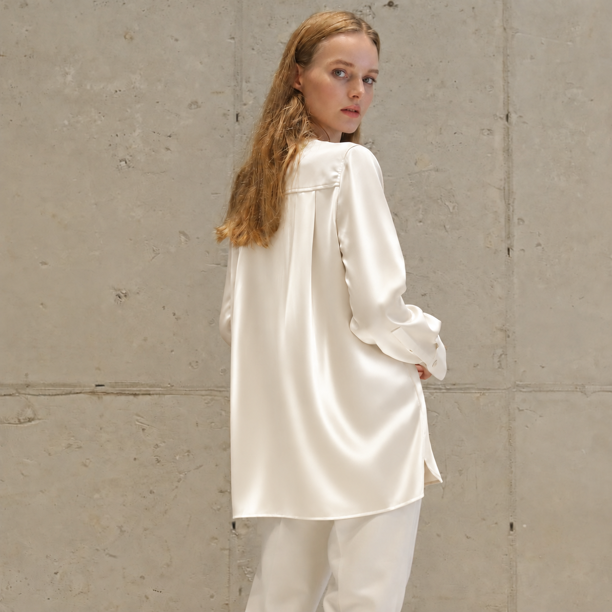 Rookie Button Point Blouse IVORY 2
