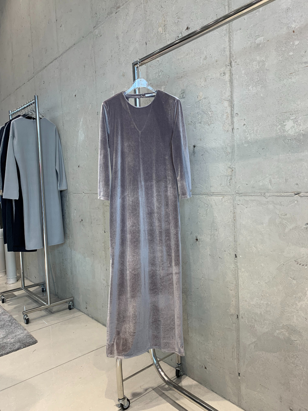 Back V-Neck Slim Dress GRAY 4