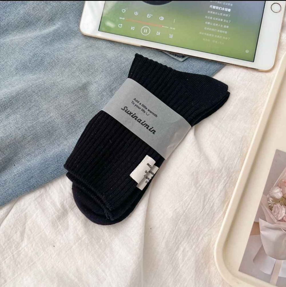 T Unisex Socks 2