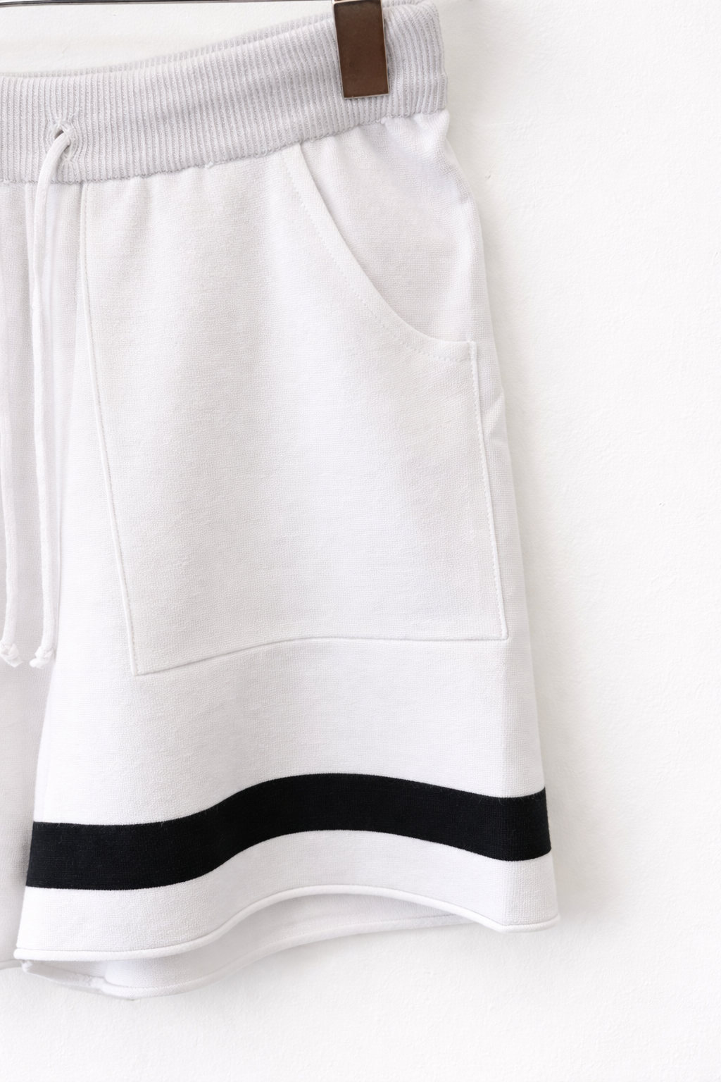 Contrast Detail White Shorts-WHITE 6
